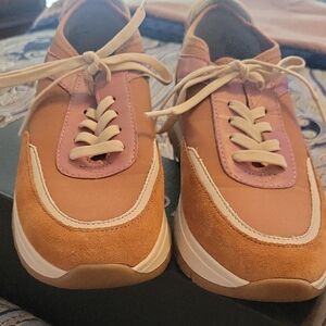 Naturalizer Stylish Women's Sneakers in Pink and Tan